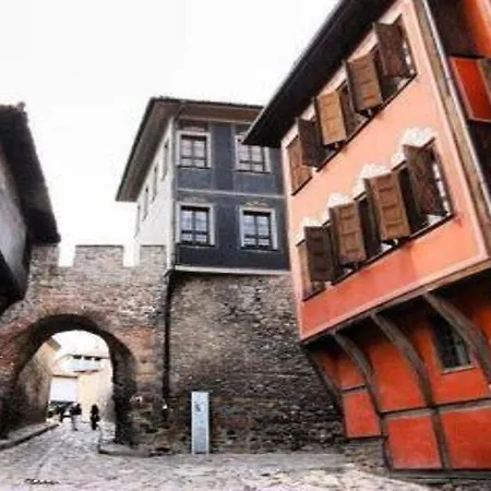 Apoloni Old Town 아파트