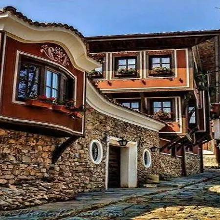 Apoloni Old Town